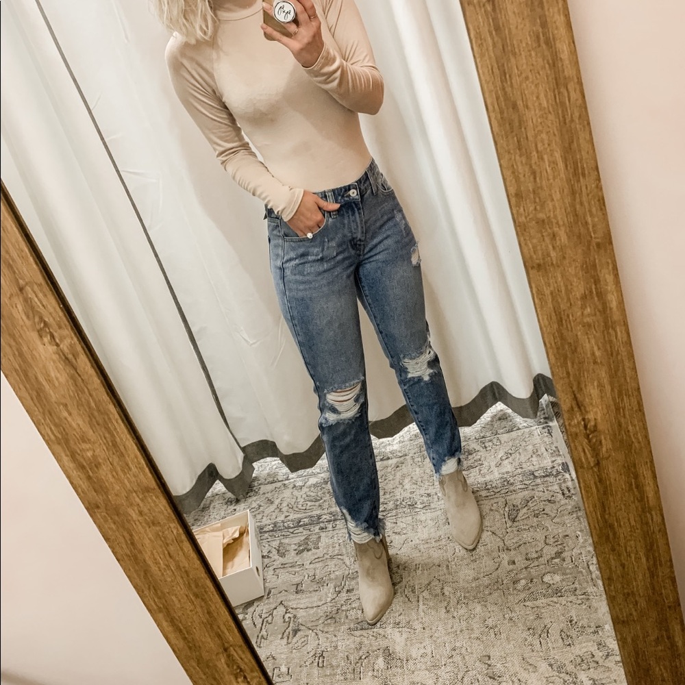NWT Mom Jeans Size 7/27